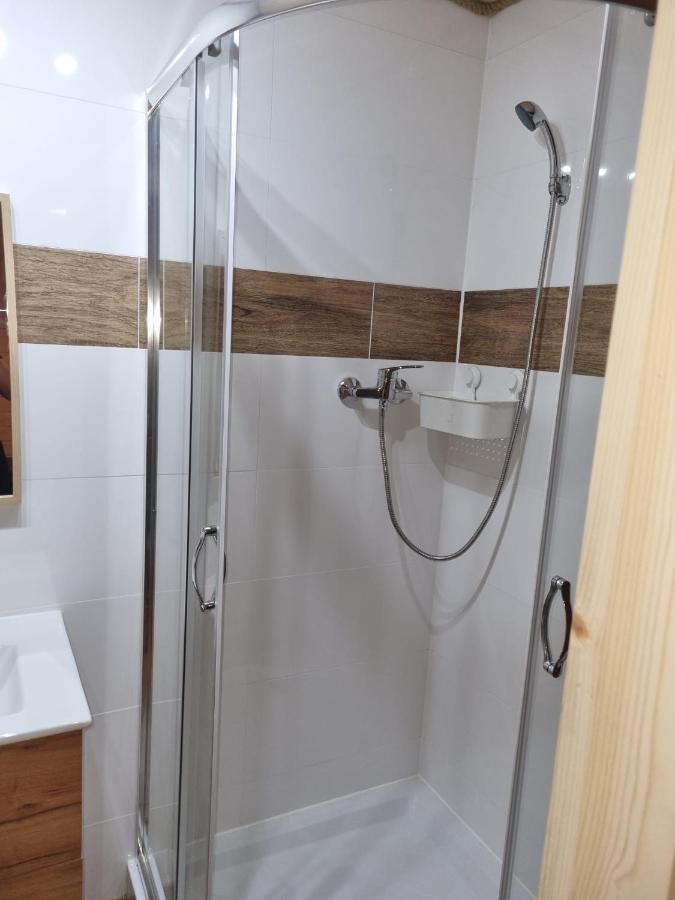 Domki Pod Debami Поберово Экстерьер фото